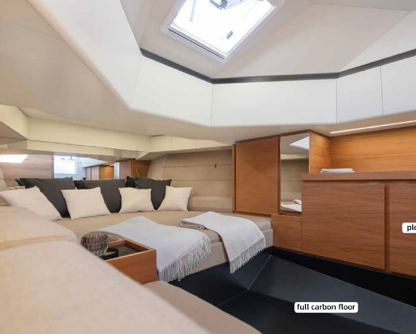 Yecht Charter Ibiza Wally Speed Boat Master Cabin